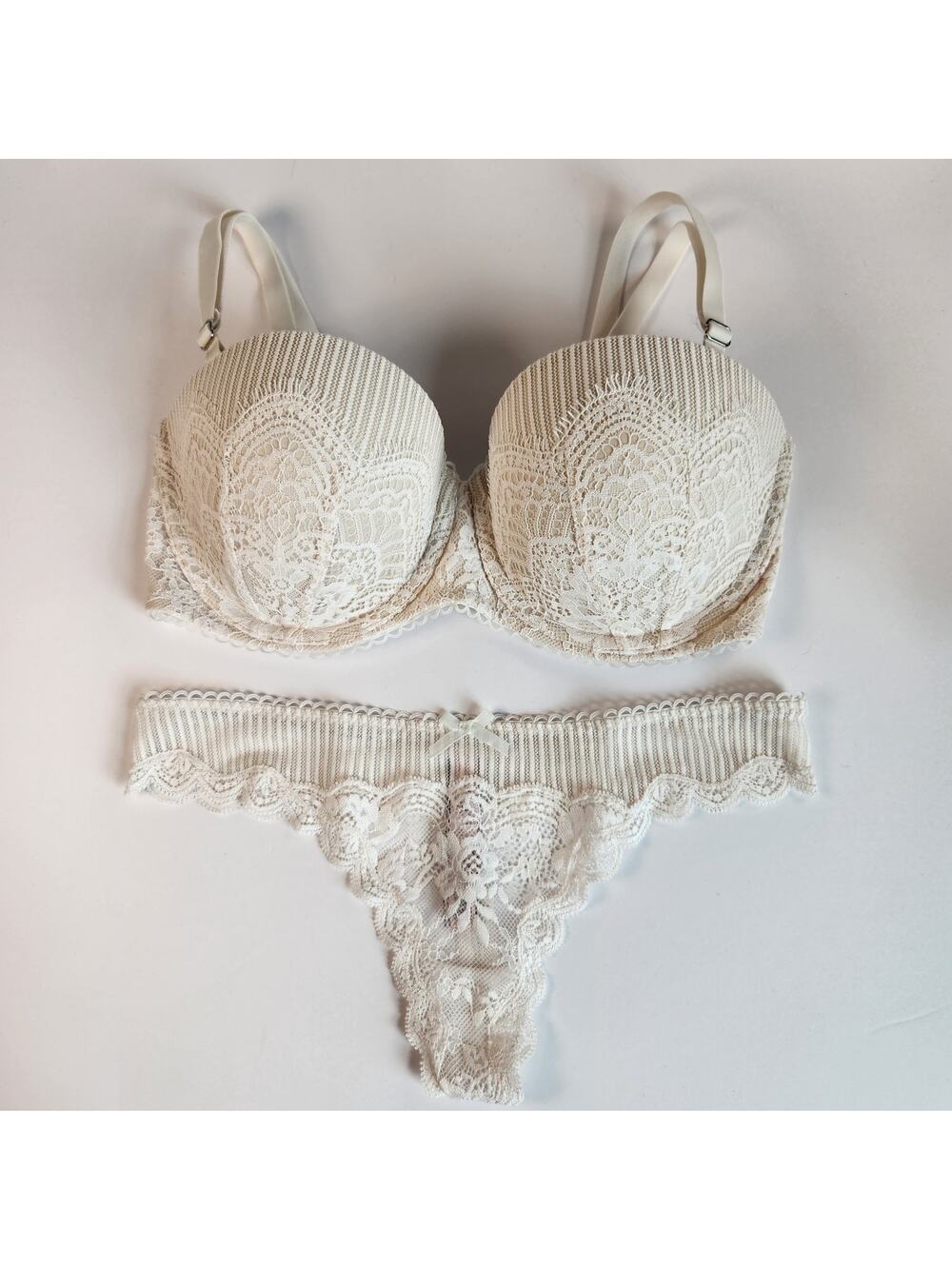 Victoria's Secret Coconut White Lace Dream Angels Multiway Bra and Panty 34D / S